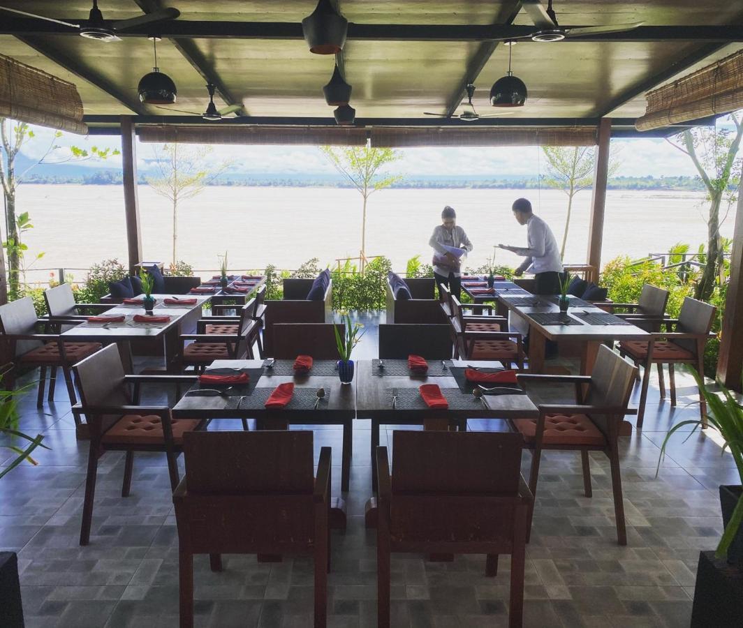 فندق The Riviera تشامباساك المظهر الخارجي الصورة